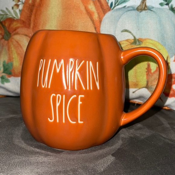 Rae Dunn Orange Pumpkin Shaped 'PUMPKIN SPICE' Mug - Picture 1 of 1
